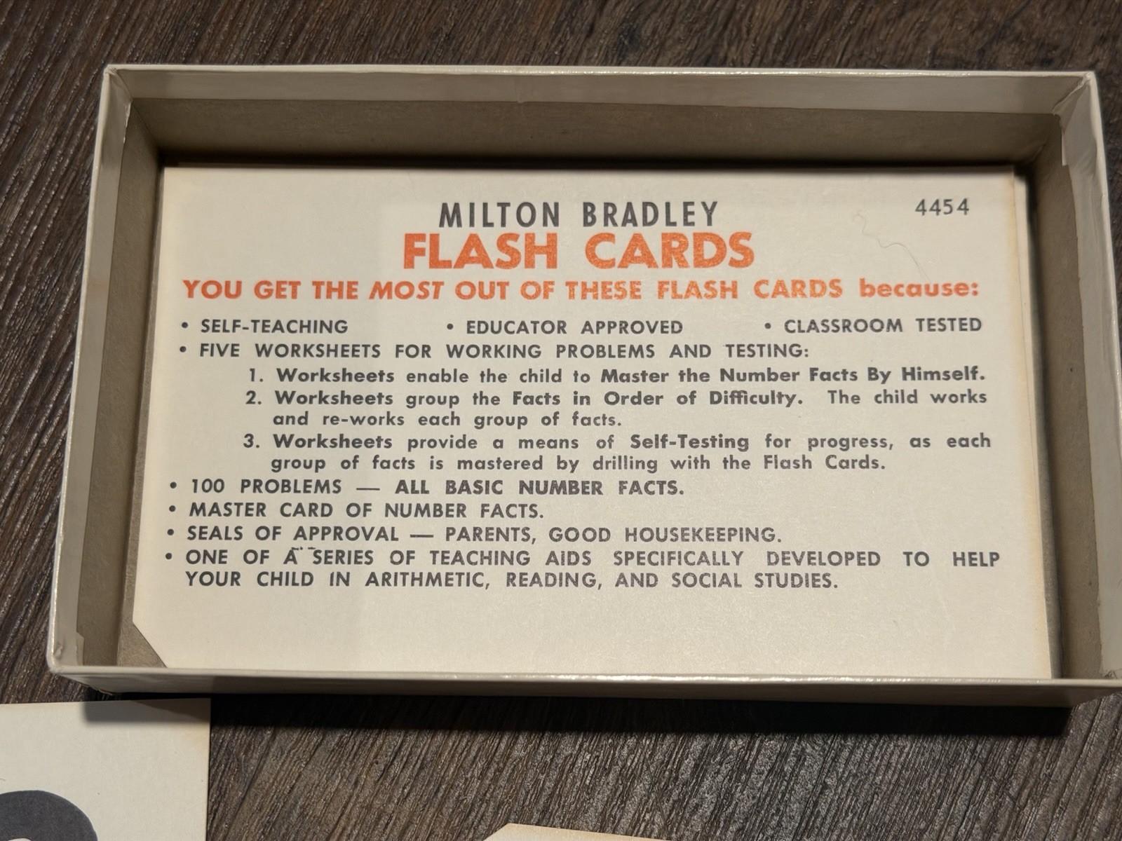 VINTAGE 1975 MILTON BRADLEY FLASH CARDS MULTIPLICATION IN ORIGINAL BOX 4454 MB