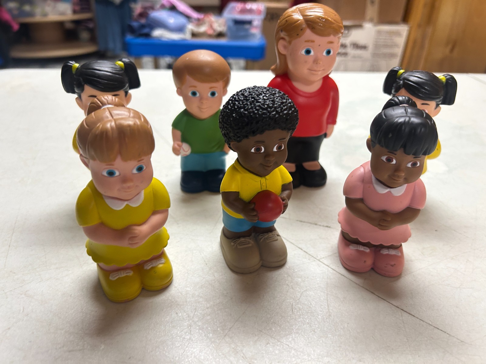LAKESHORE EDUCATIONAL PRODUCT TODDLER DOLLHOUSE TEACHER W STUDENTS KIDS DOLLS