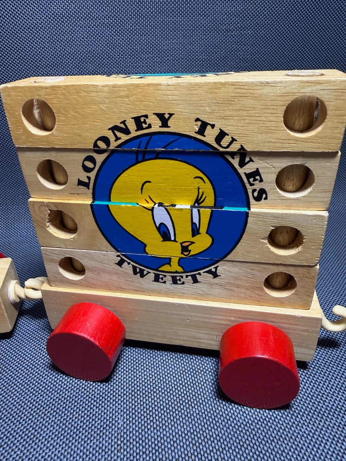 1992 Looney Tunes Wooden Puzzle Pull Toy Train, Engine And Two Rail Cars CLEAN