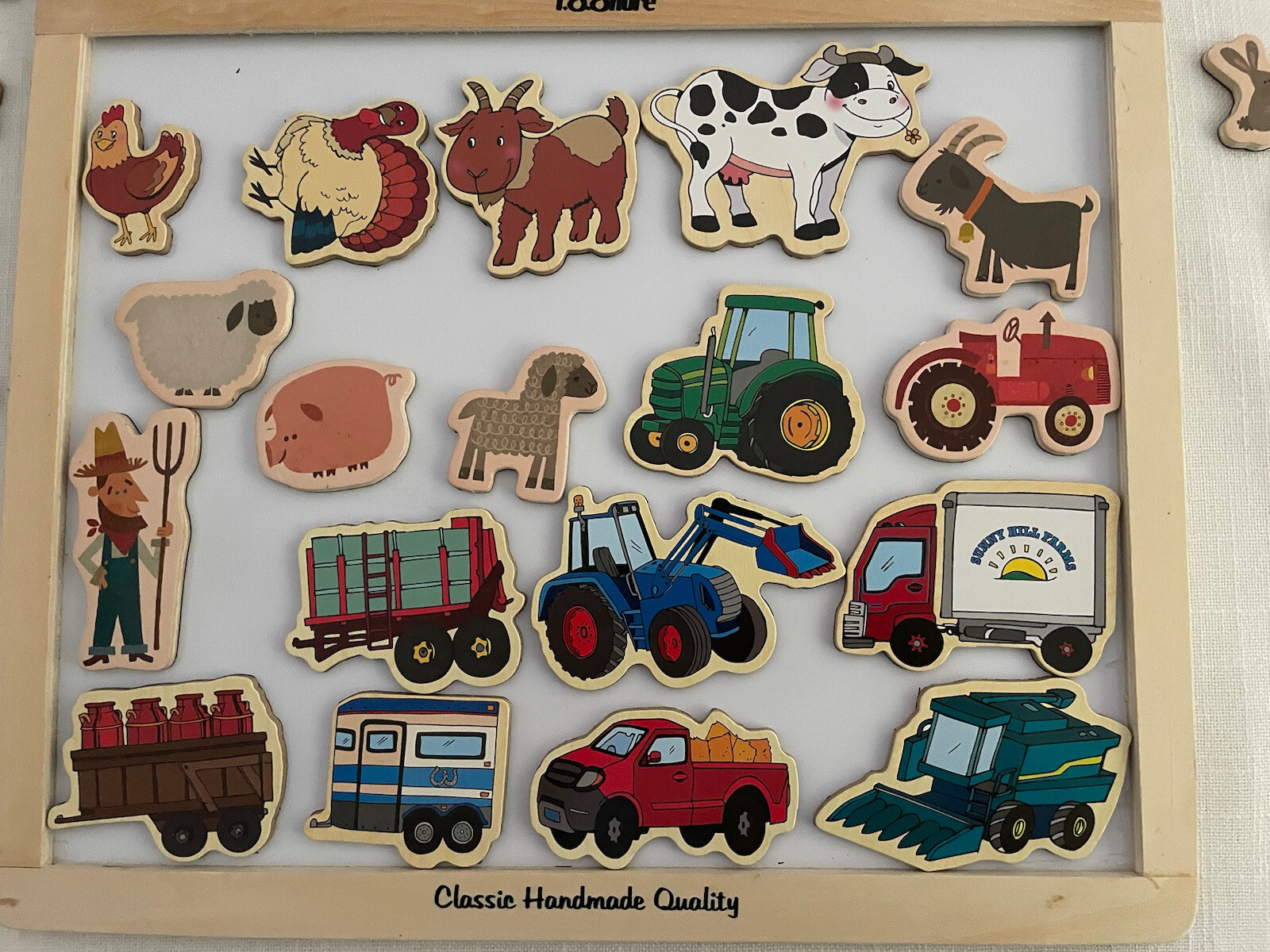T.S. Shure ON THE FARM 44 Wooden Magnets 3 Farm Scenes Wooden Board Travel Case