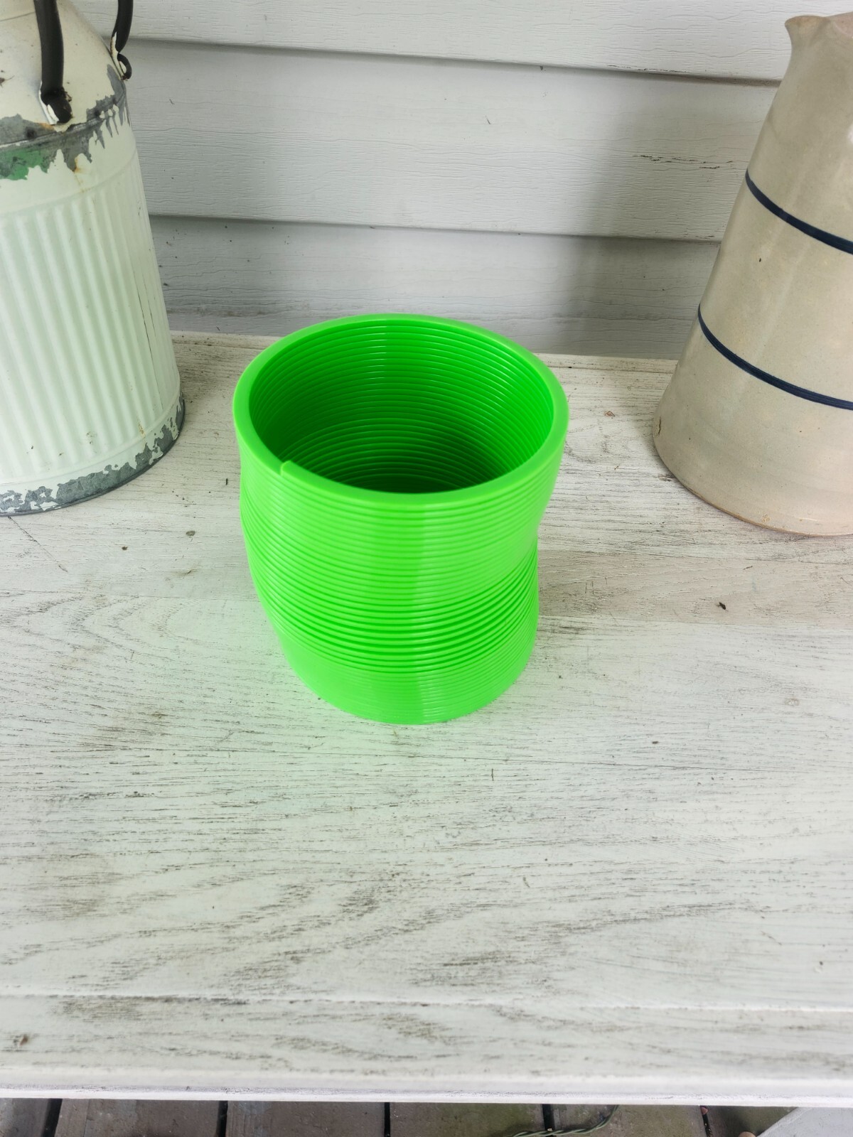 Giant Slinky – Green, Yellow, Orange or Pink 5.25″ diameter in opening, 5.25″ i