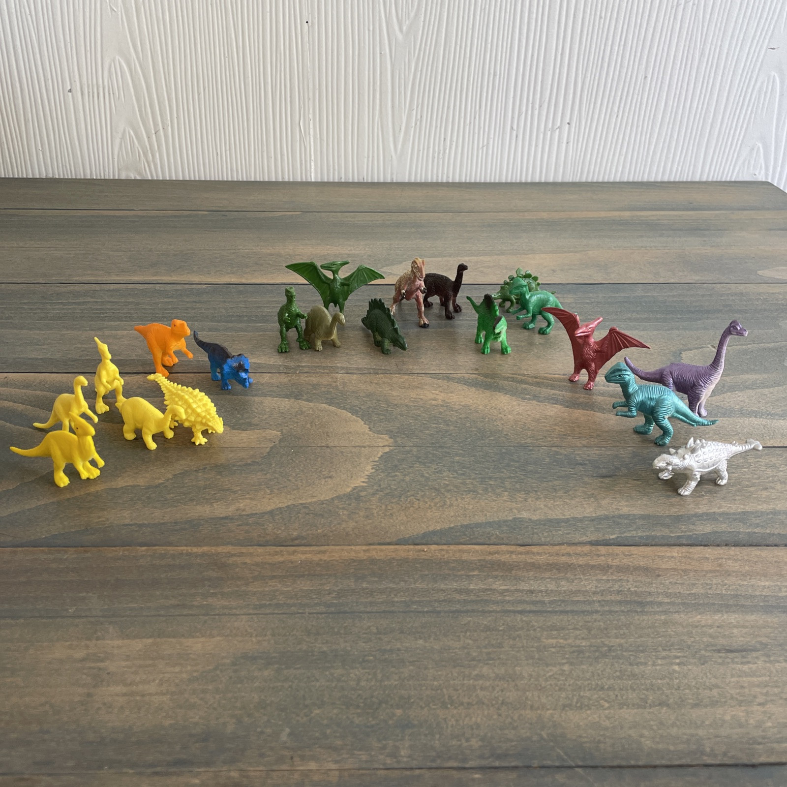 Lot 20 Mini Dinosaur Toys Plastic Rubber Classroom Party Favor(L6)