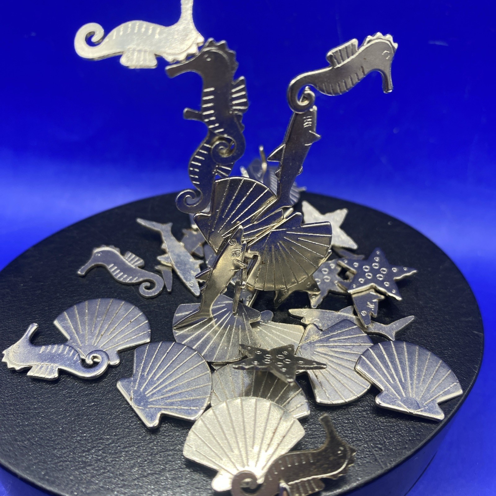 MAGNETIC SEA LIFE Mindfulness SCULPTURE, 80’s Style Desktop Sculpture, Beachy