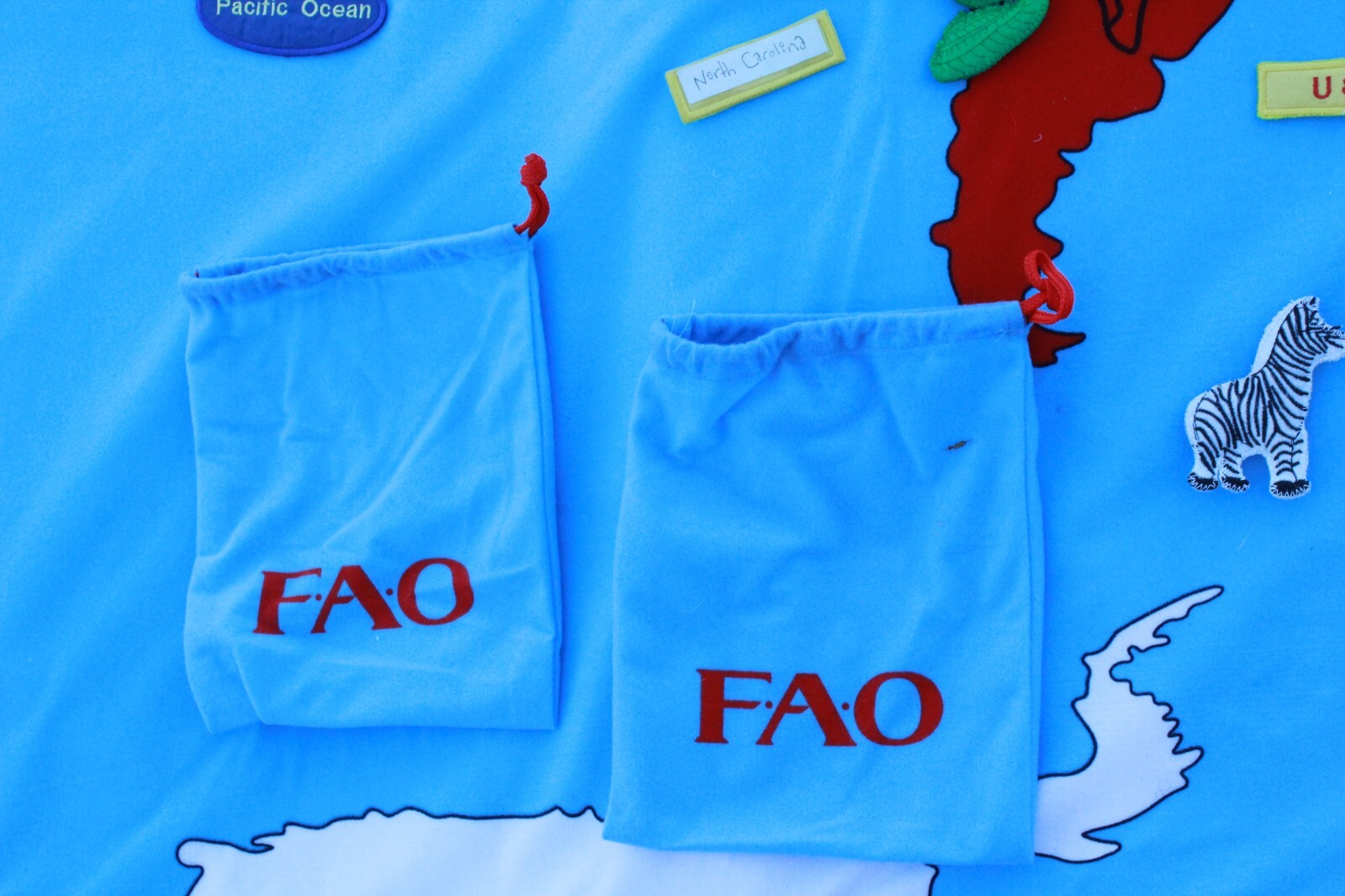 World Map FAO Schwarz HUGE 71 inches Hanging Play ANIMALS Places Bags Learning