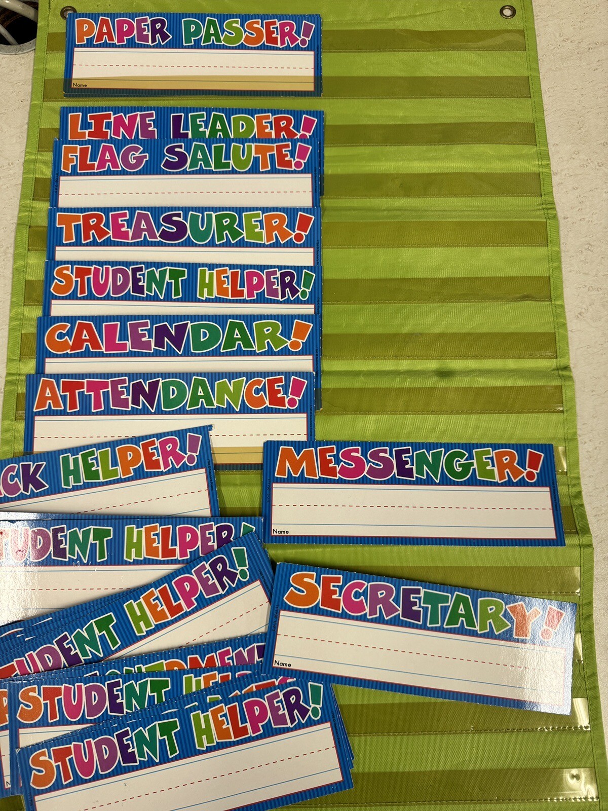 CLASS HELPERS jobs Green Pocket Chart 16×25 School – 30 Dry Erase Cards