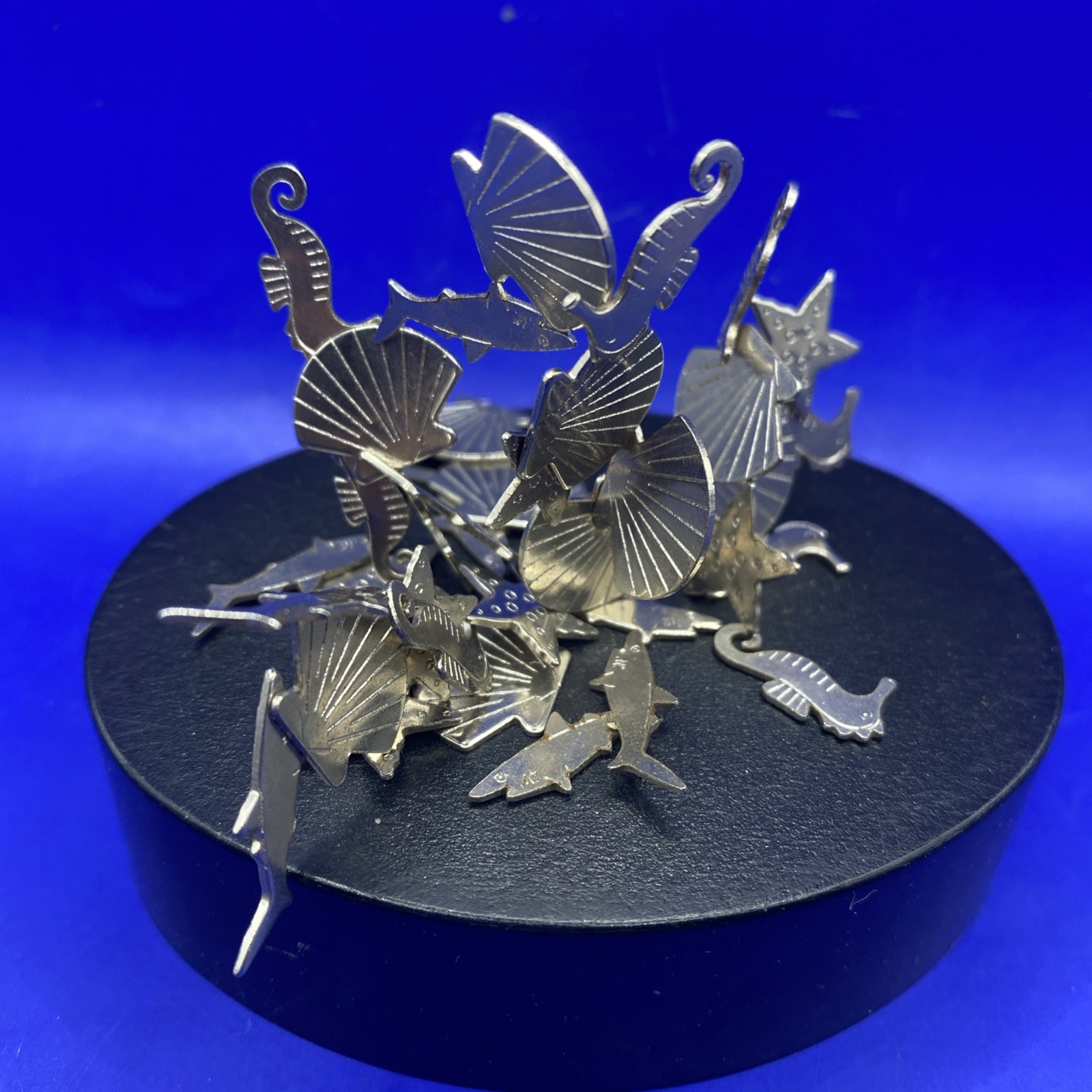 MAGNETIC SEA LIFE Mindfulness SCULPTURE, 80’s Style Desktop Sculpture, Beachy