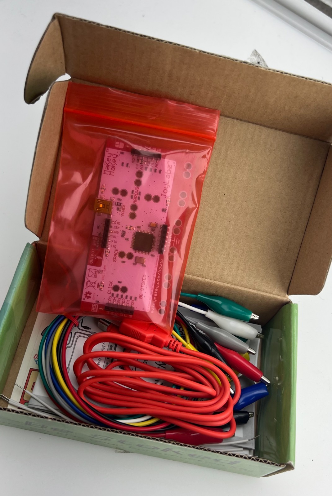 Makey Makey Invention Kit & Extra Alligator clips & Board, Fun!