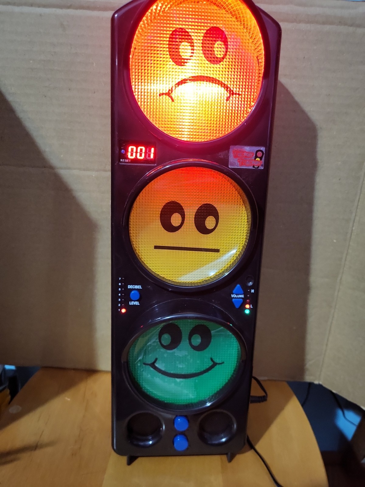 Yacker Tracker- Classroom Noise Monitor Traffic Light w/Alarm Tested & Working