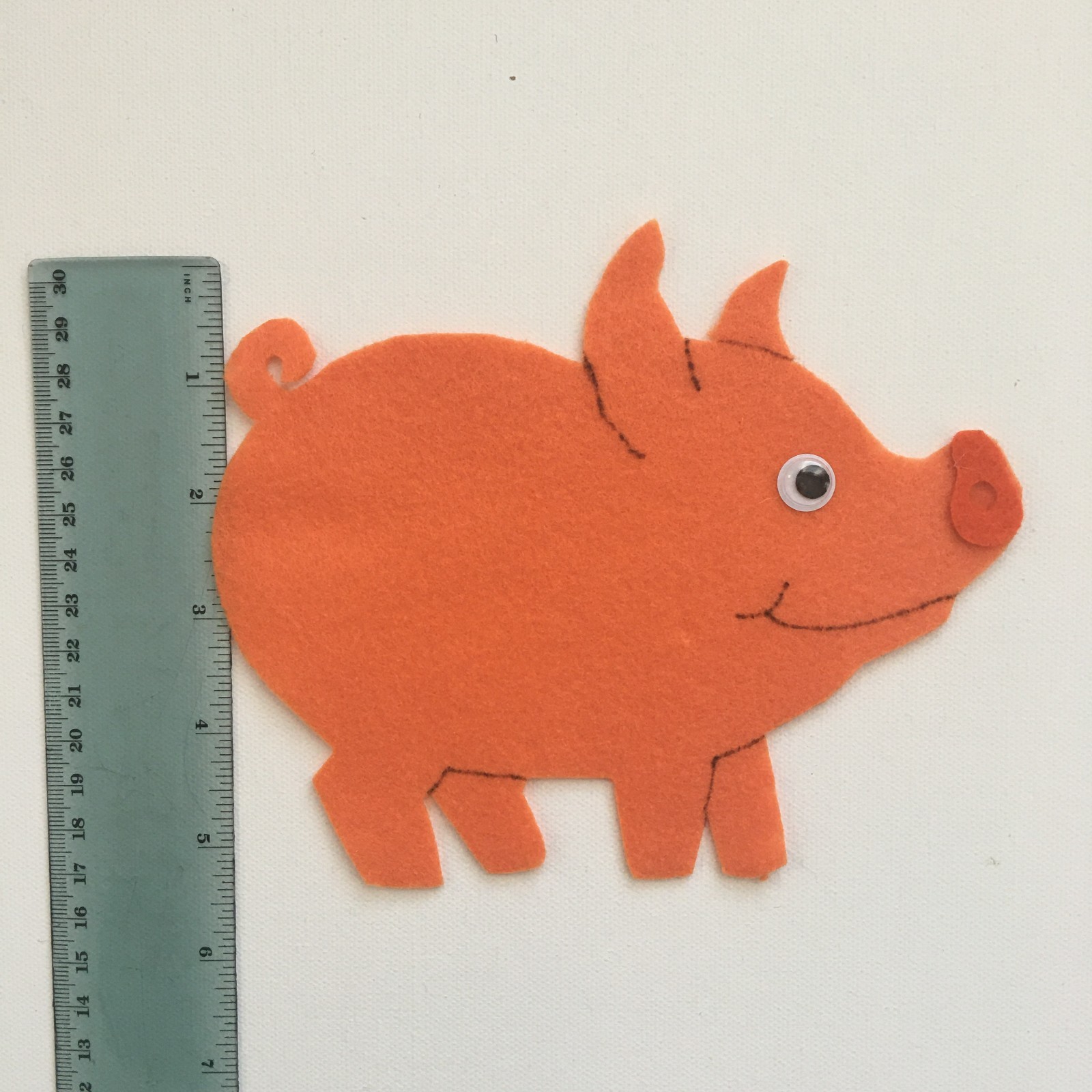 Pig and Pancake Felt Game – A Color Recognition Activity