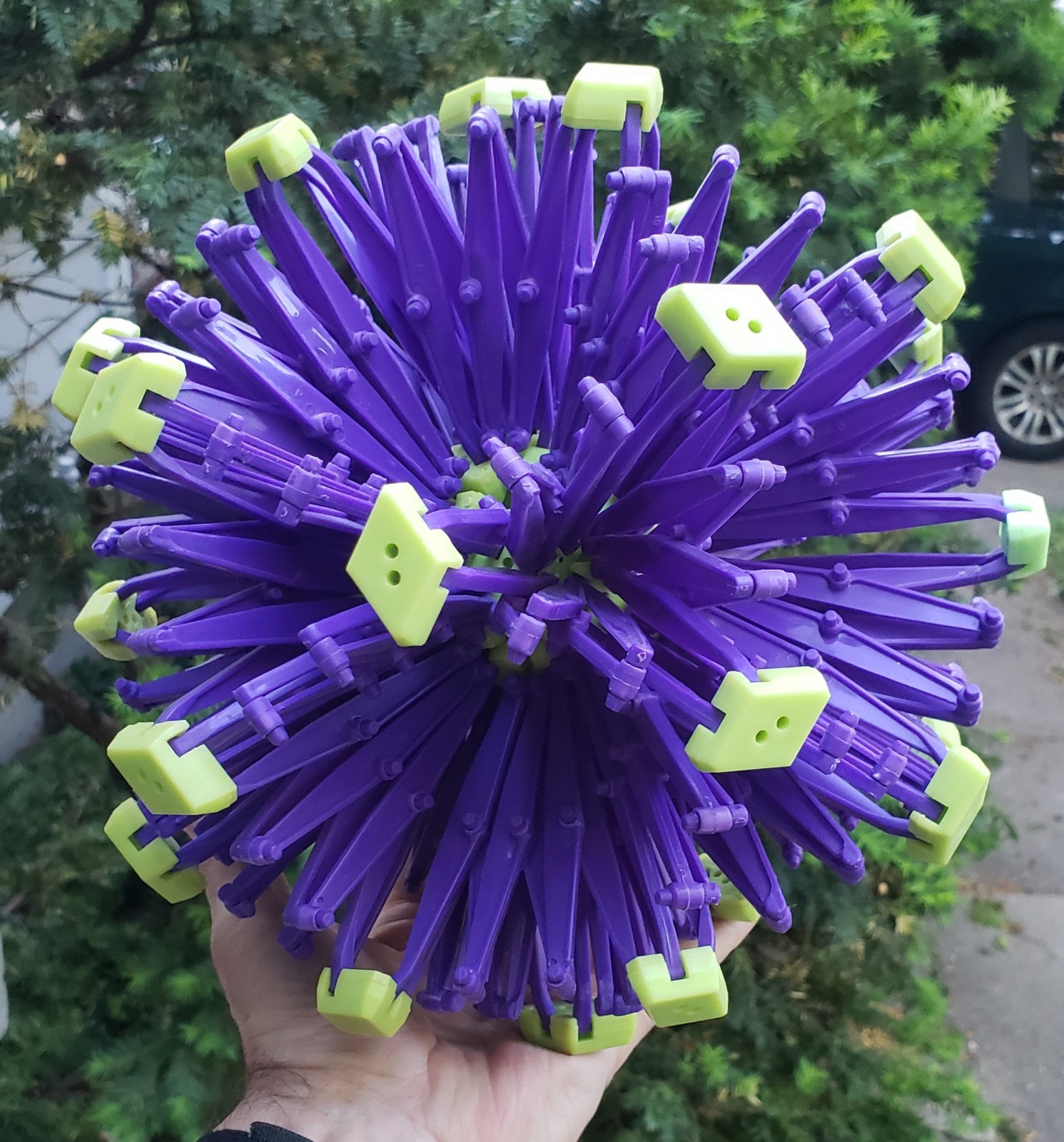 Vintage Orig Hoberman Sphere Glow in the Dark Expandable up to 32″ Large