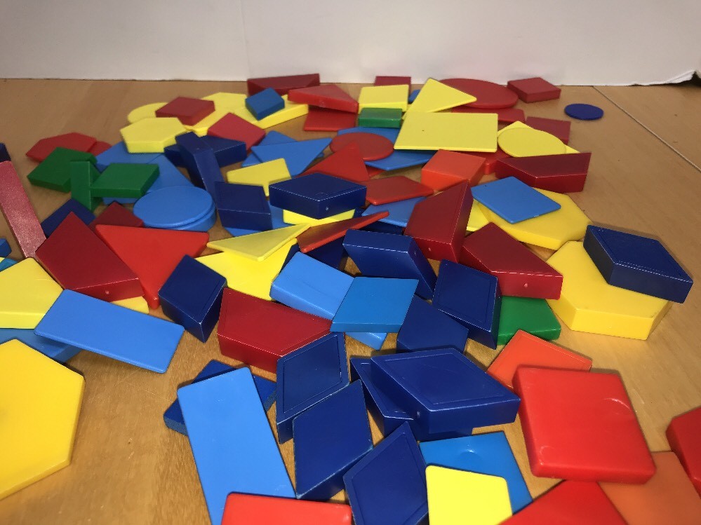 2D SHAPE ACTIVITY – DESK SET – Circles, Triangles, Squares, Rectangles, Hexagons