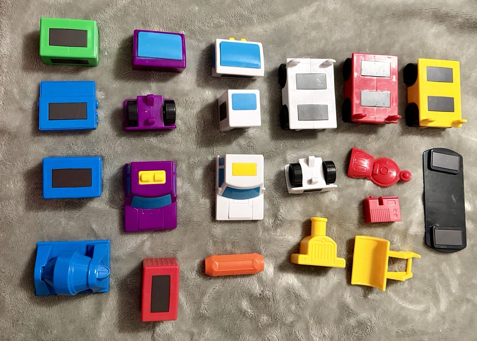 Lakeshore Educational Build & Play Magnetic Vehicles 20 pc set