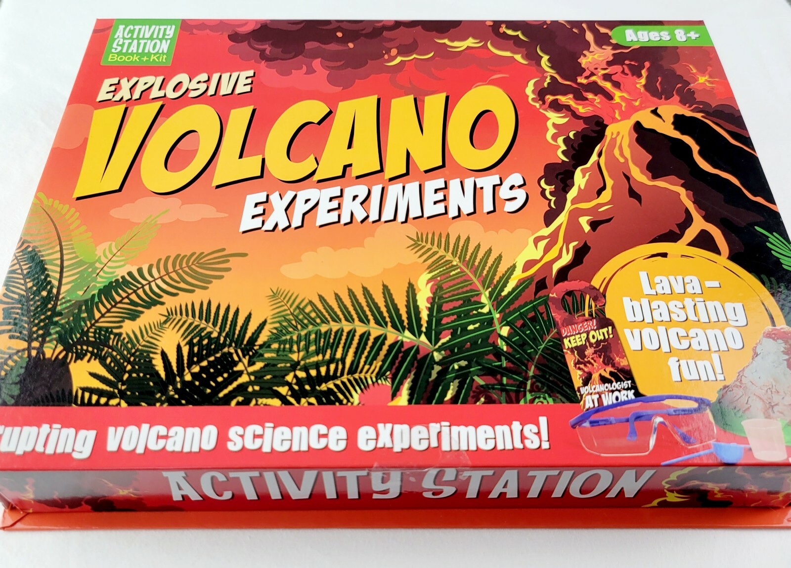 Explosive Volcano Experiments Kit Activity Station Book + Kit New