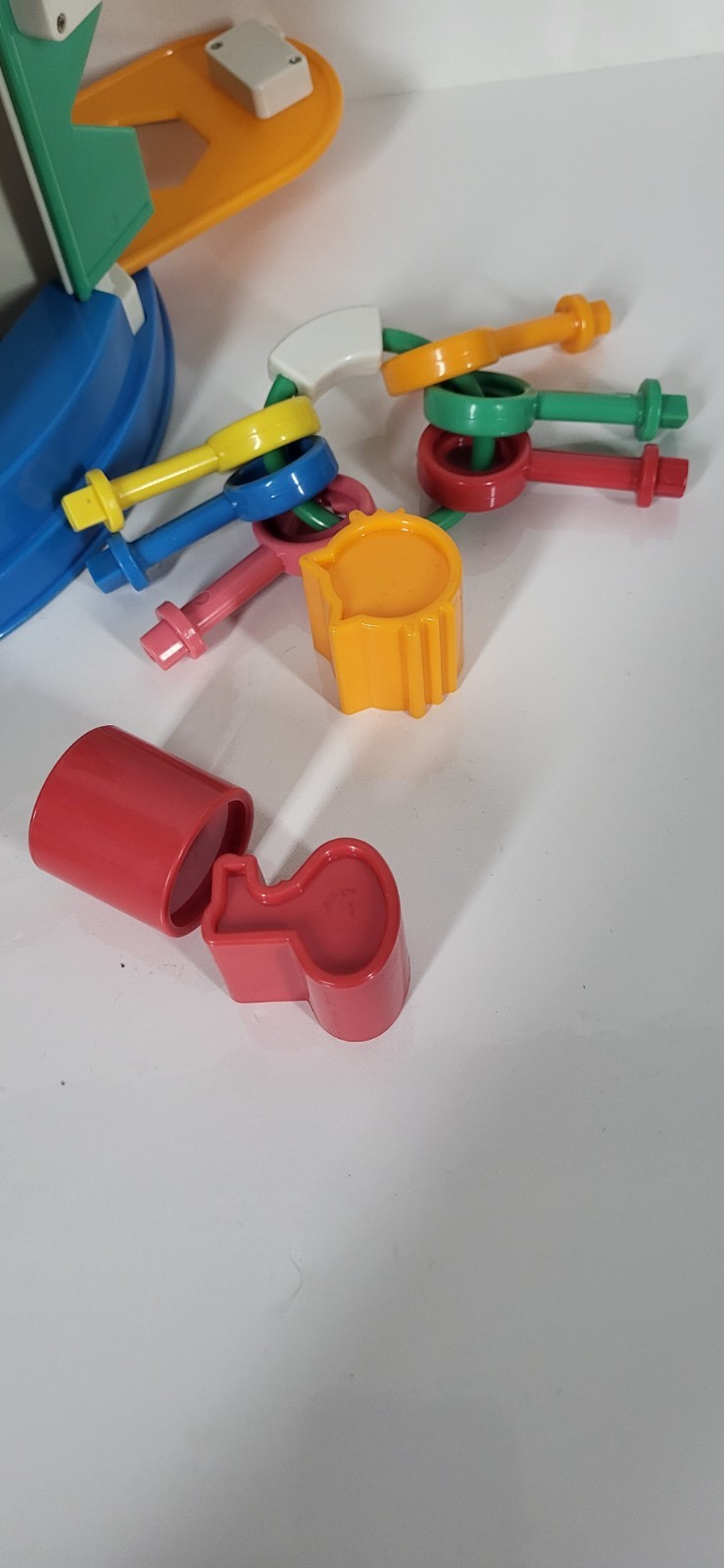 Battat Shape Sorter House Teaches Colors & Sorting Toy 6 Keys & 12 Blocks EUC