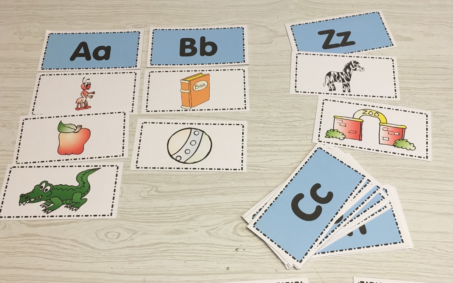 Letters and Pictures – Beginning Phonics Sorting Kit – Montessori Inspired