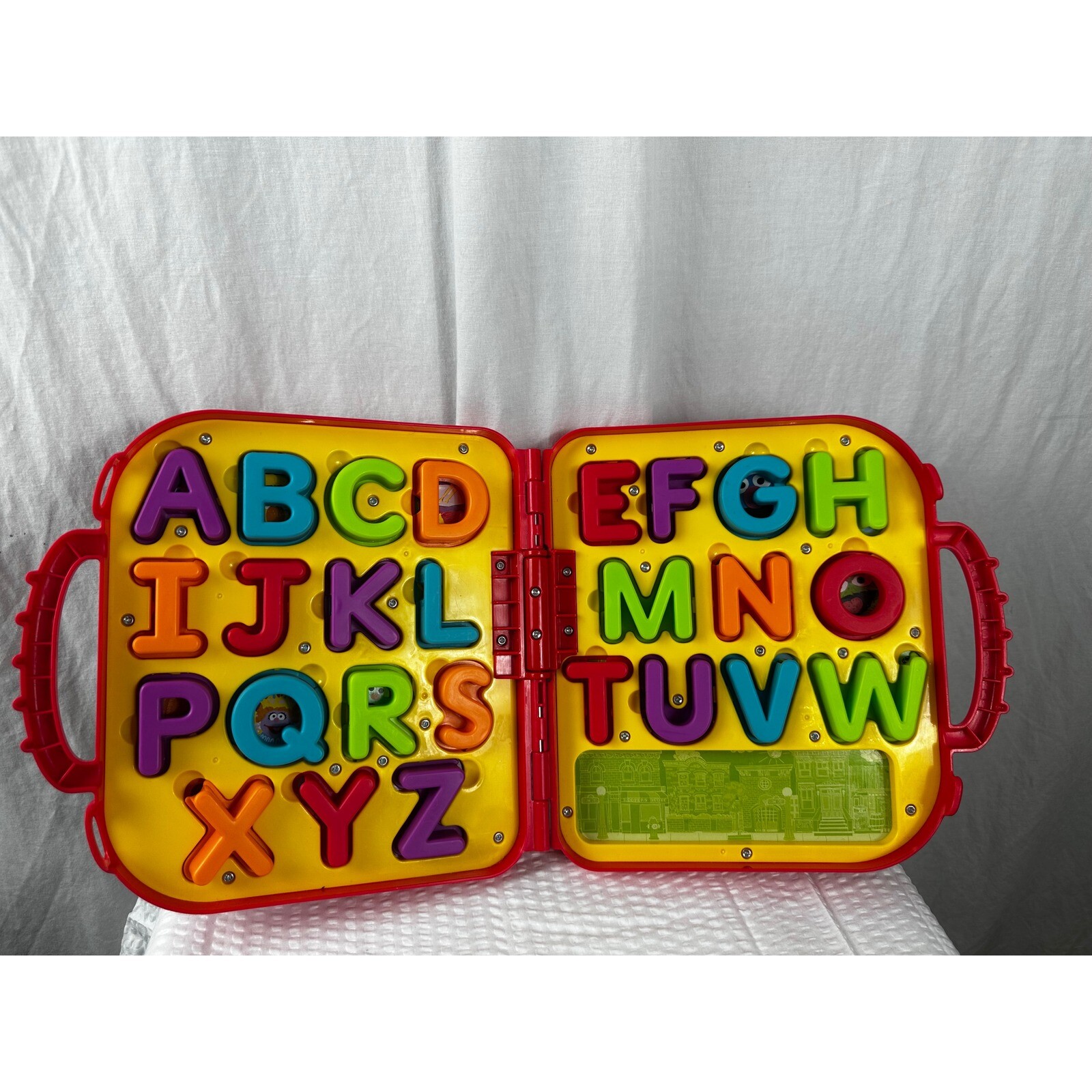 Letter “L” for Elmo On The Go learning game.