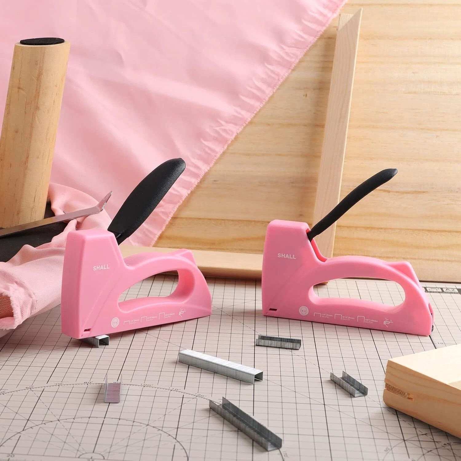 SHALL Light Duty Staple Gun for Wood – Pink Upholstery Staple Gun with 1600pcs