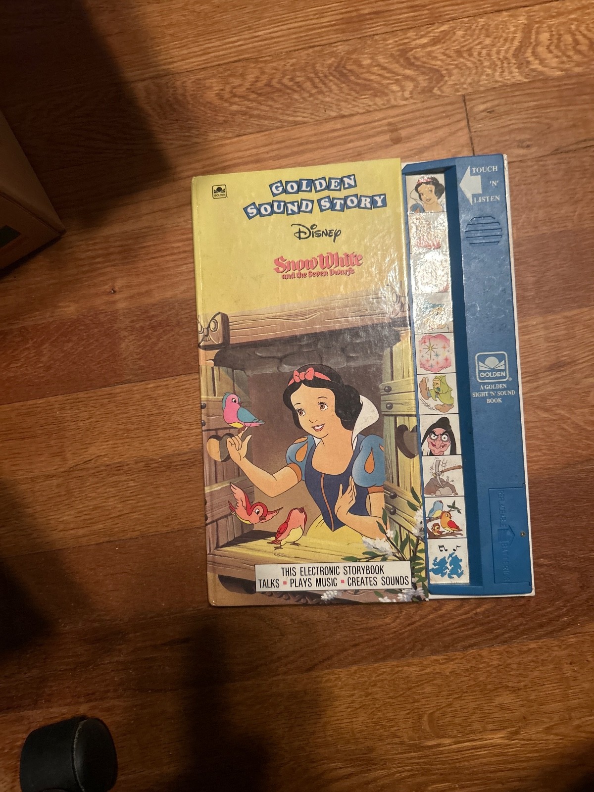 Walt Disney Golden Sound Story Book Snow White ONLY PARTIALLY WORKS