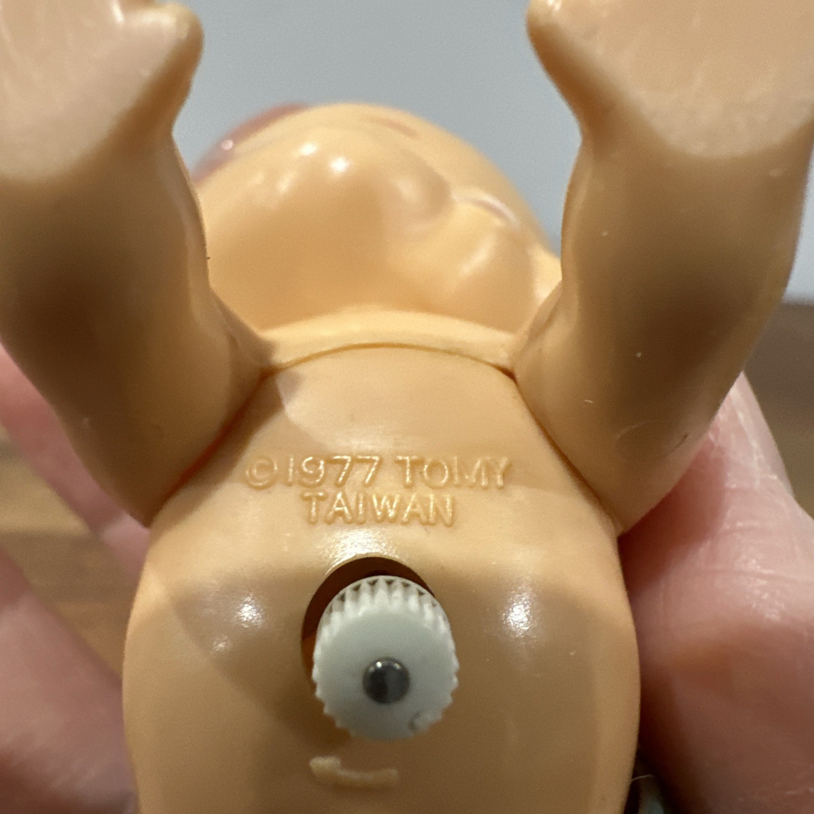 Vintage Tomy 1977 Wind Up Toy Crawling Baby Girl Blue Diaper & Hairbow ~ Tested