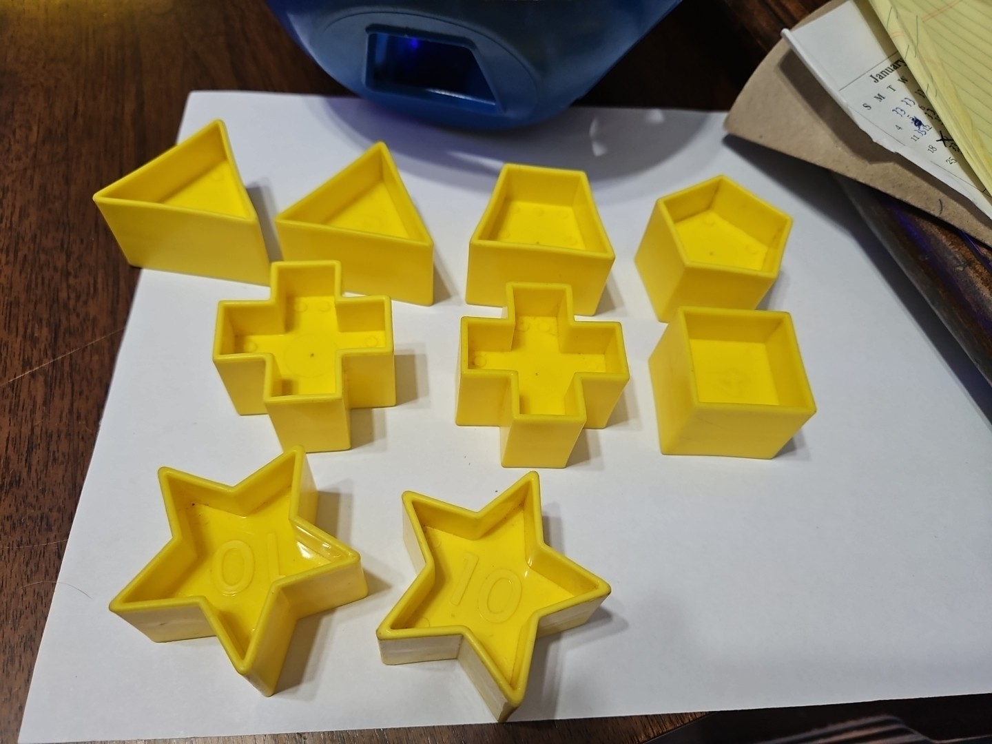 Vintage TUPPERWARE Classic SHAPE-O Ball With 9 Pieces