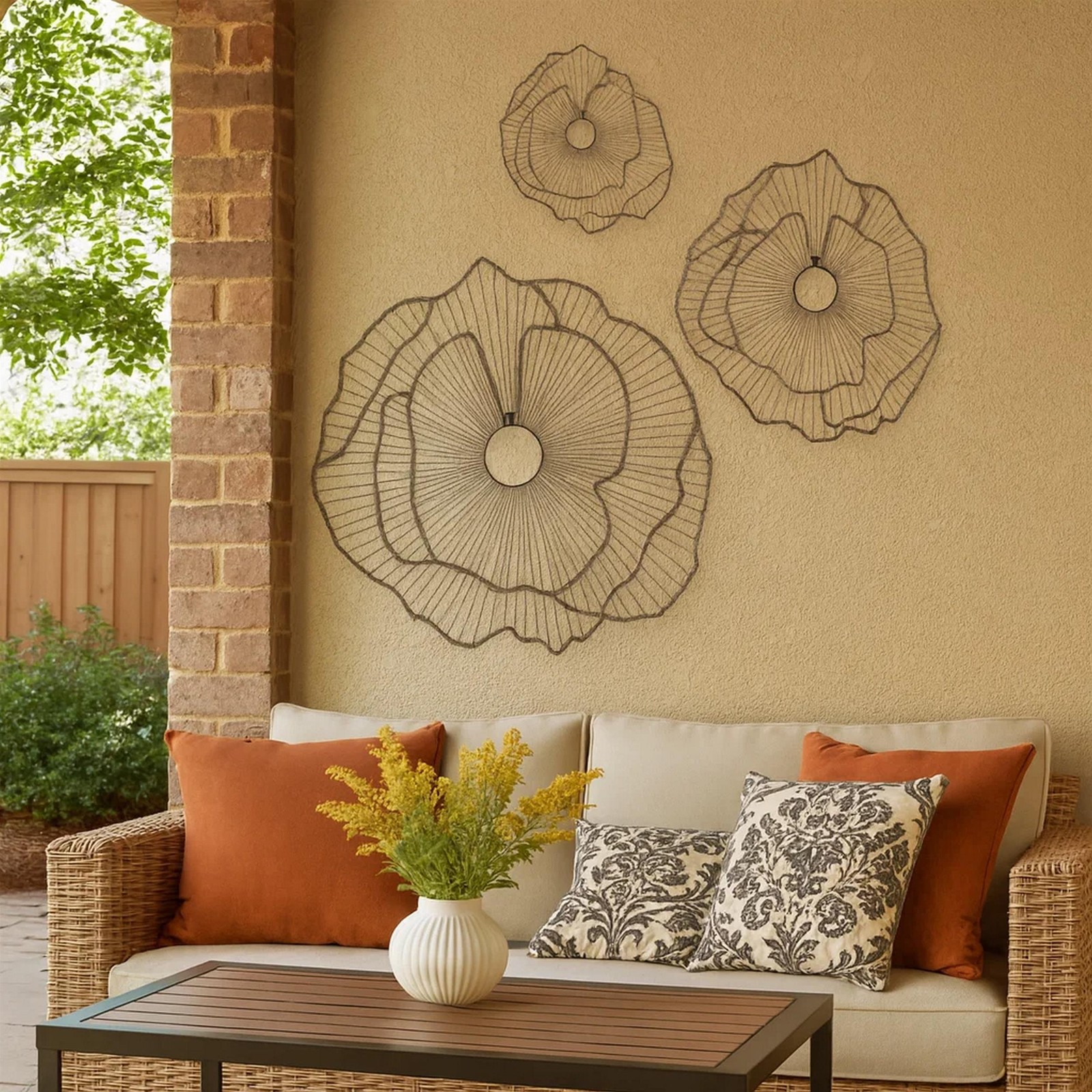 Benjara 30- 24- 18″ Set of 3 Decorative Metal Flowers- Wall Decor Black/Gold