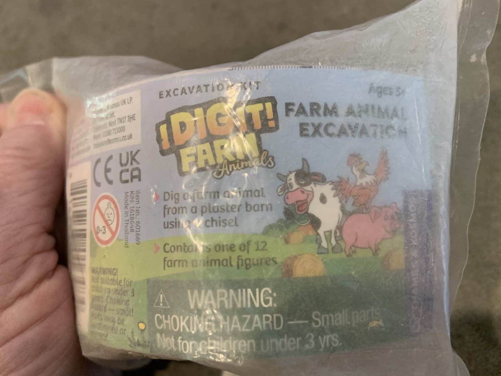 Thames & Kosmos I Dig It! Farm Animal Excavation Kit – Surprise Animal Inside