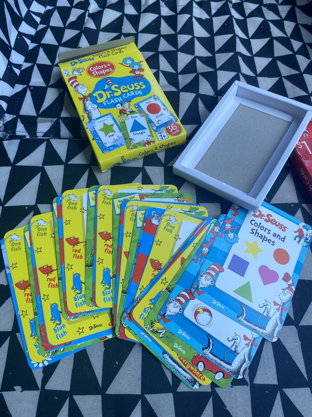 Geddes Dr Seuss Flash Clards Colors and Shapes & Numbers – Lot Of 2