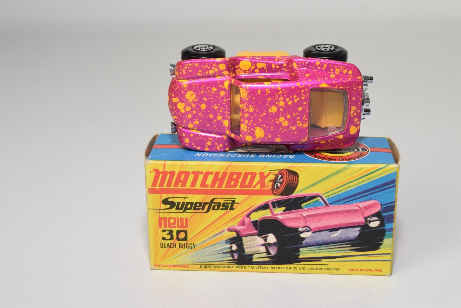 A94 1:64 3 INCH MATCHBOX SUPERFAST 30 BEACH BUGGY METALLIC PINK WITH MUD MIB
