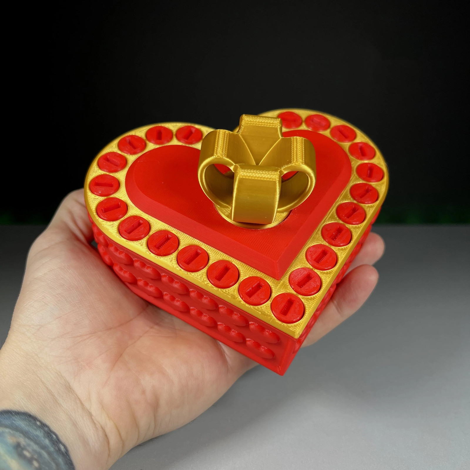 Annoying Valentines Gift Box – Unlock the Heart by Unscrewing Every Screw!