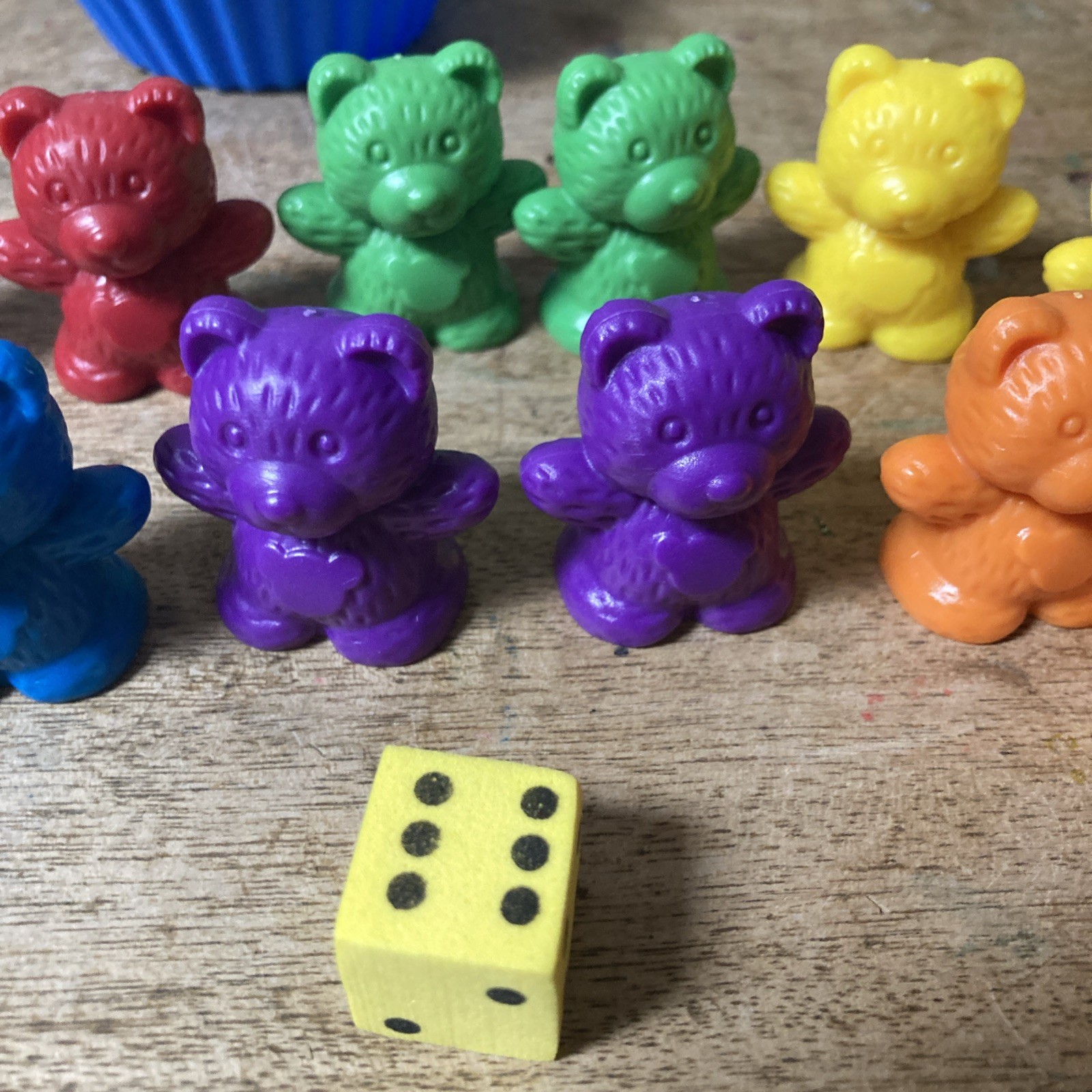 Kids Corner 12 Colored Counting Bears w/ Sorting Cup & Soft Die Sorting Counting