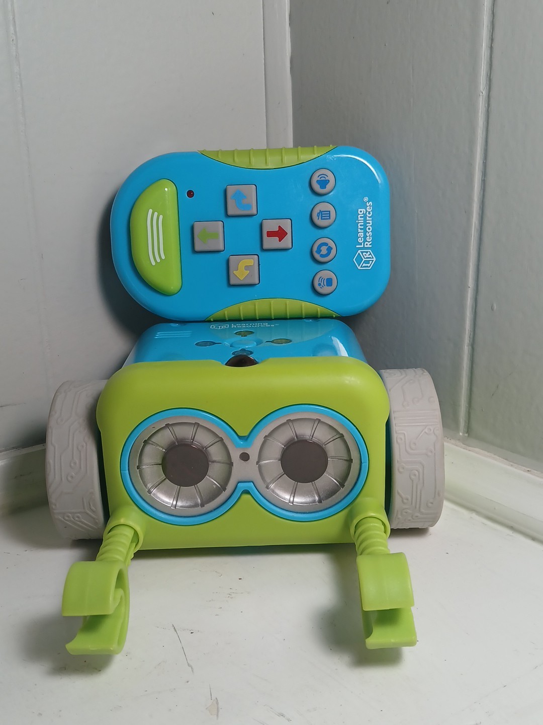 botley the coding robot. – BOX D –