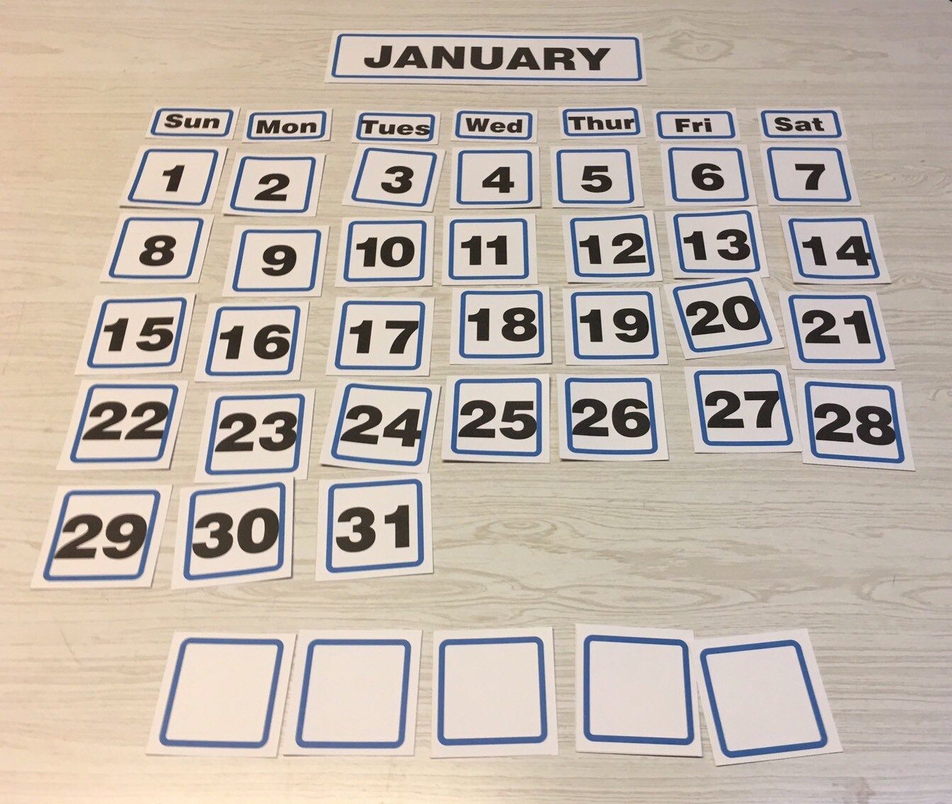 Blue Border January – 31 Laminated Calendar Squares + Blank Cards