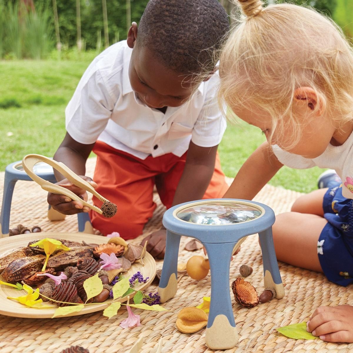 Kaplan Early Learning All-Weather Tabletop Magnifier – Set of 2