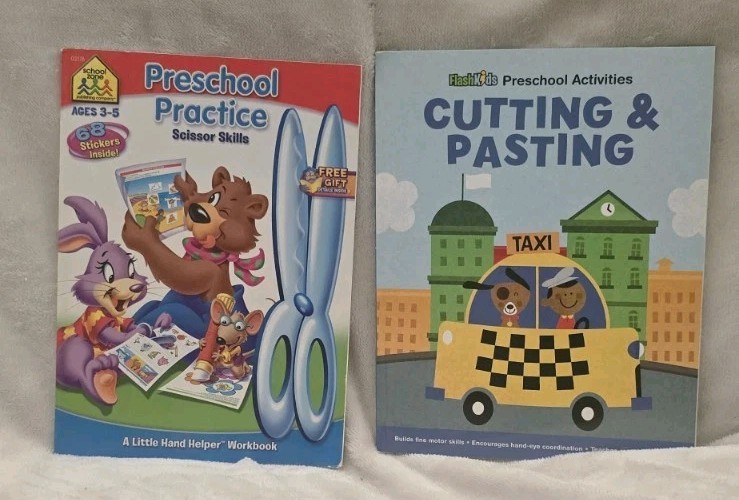 Cutting & Pasting/Preschool Cutting Skills Activity Books HB32