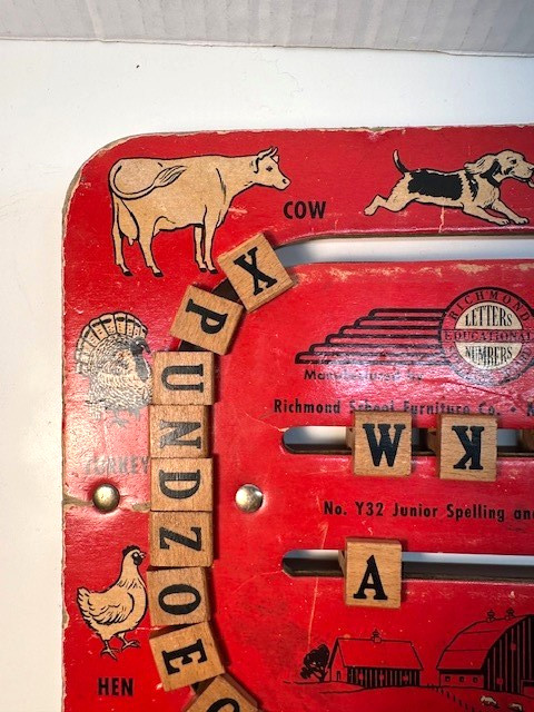 RICHMOND EDUCATIONAL SPELLING BOARD LETTERS NUMBERS FARM THEME 1948 vintage