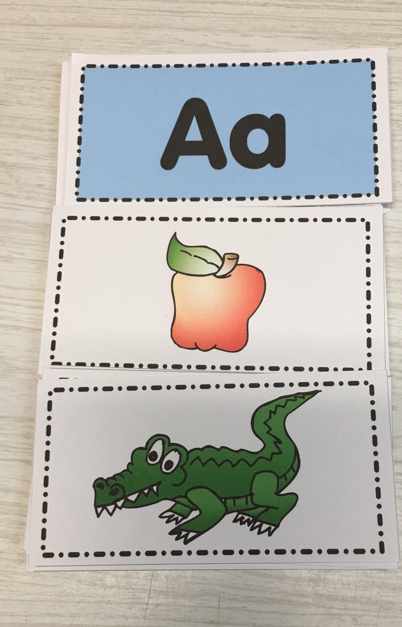 Letters and Pictures – Beginning Phonics Sorting Kit – Montessori Inspired