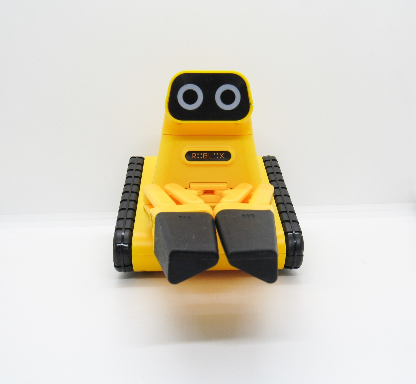 Fao Schwarz Toy RC Construction Gripper Bot – Roblox Robot