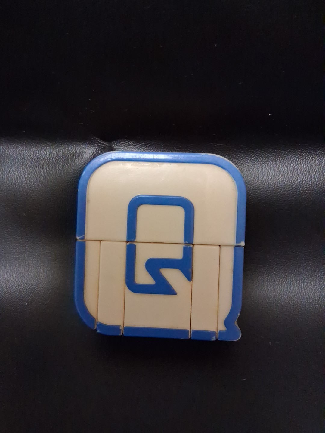 Alpha-Bots. Transforming Letters Alphabet Transformers Letter Q Vintage