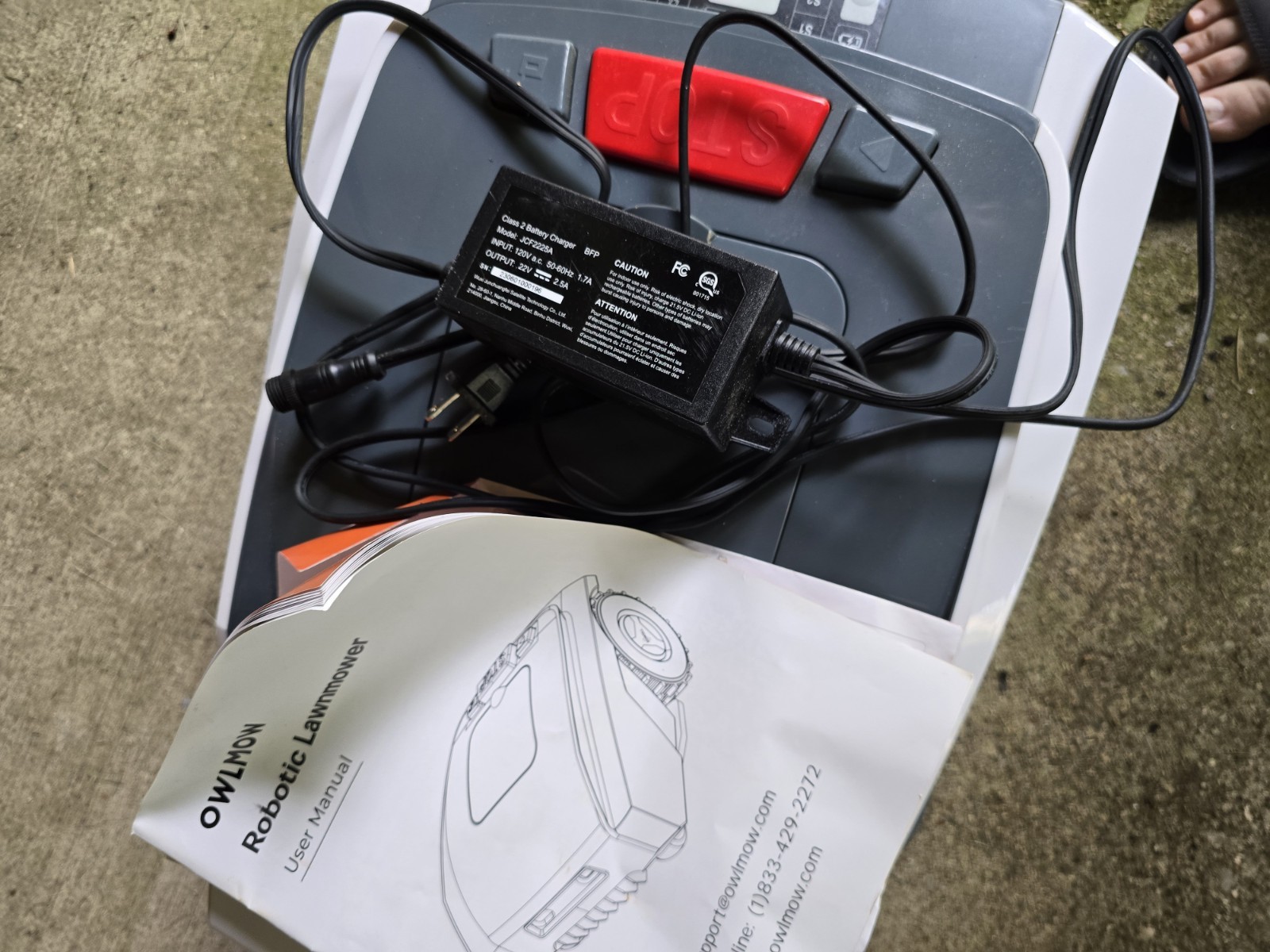 Robot Lawn Mower with GPS Navigation and 200m Boundary Wire, Mows Up to 1000qm