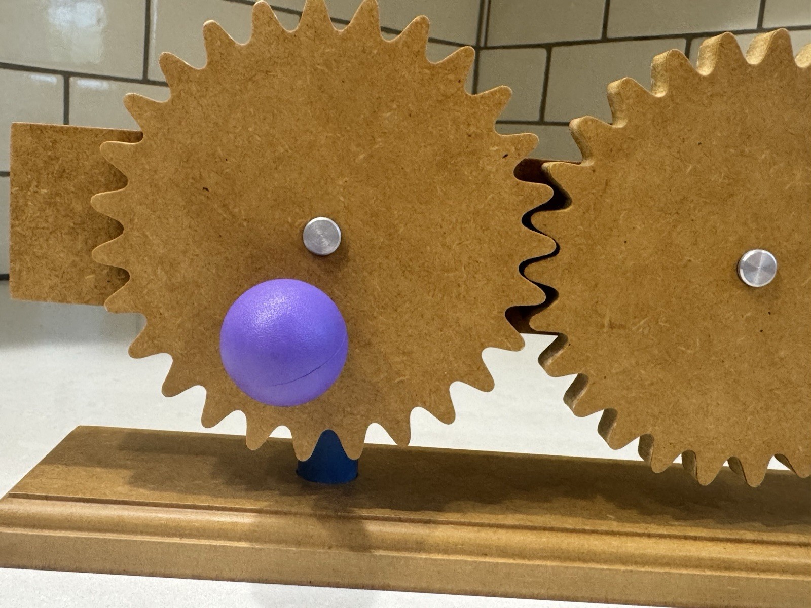 Eisco Labs Simple Machines Wooden Gear Train Model STEM Learning Tool Toy – EUC