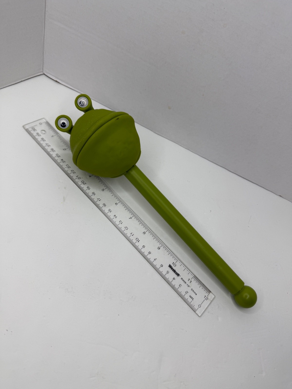 Educational Insights Kai The Frog Puppet on a Stick Green 12.5″ Creative Toy