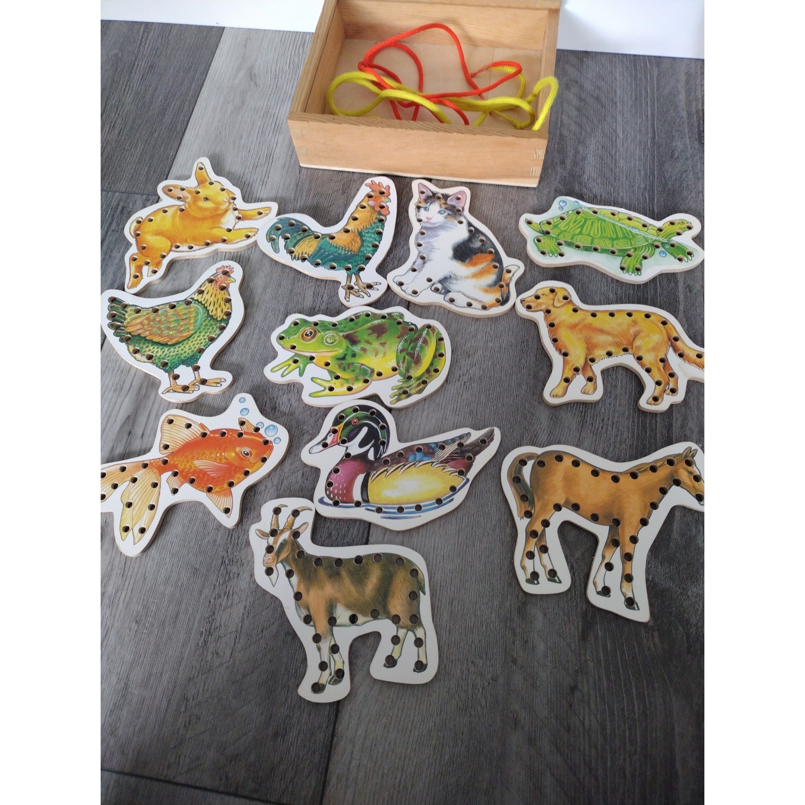 Melissa & Doug lace and trace animals toddler preschool learning educational toy