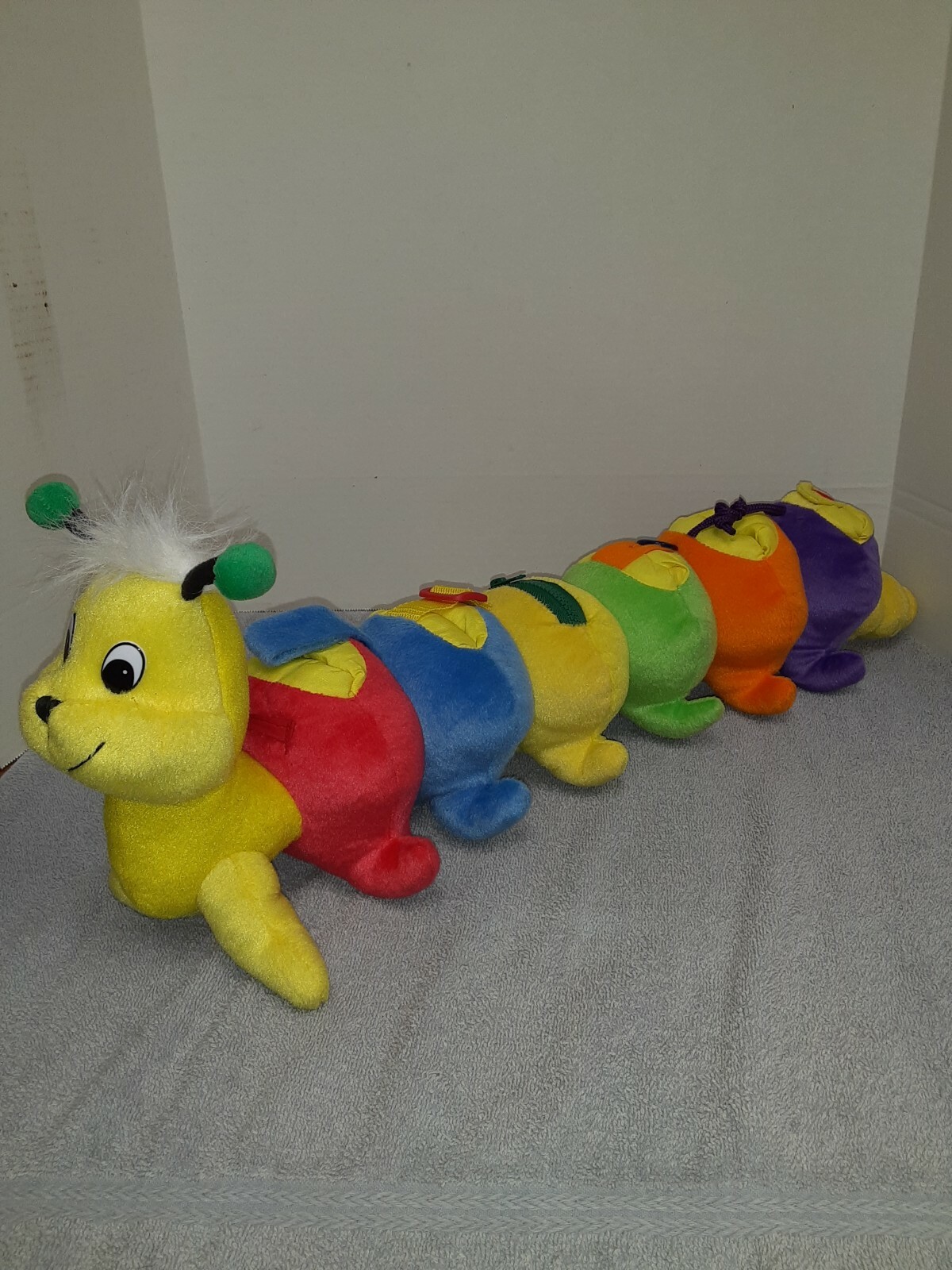 21″ Discovery Toys Caterpillar Dress-A-Pillar Plush Learning Toy 2012