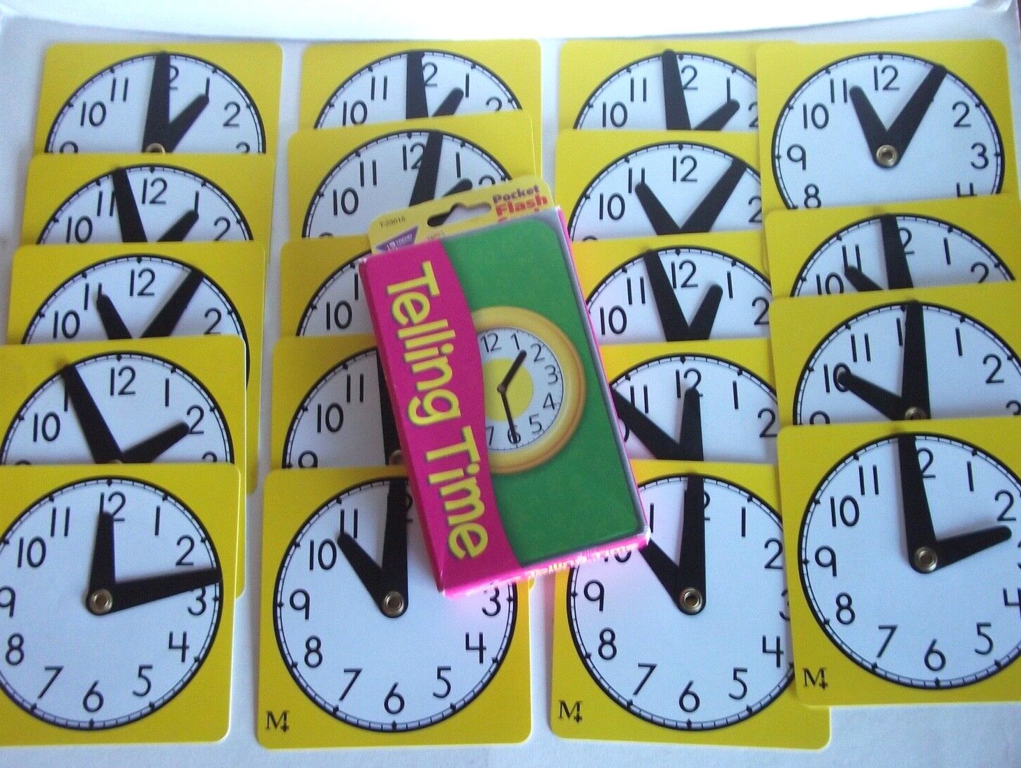 Telling Time Manipulatives 19 Mini Clocks & Box of Pocket Flash Cards