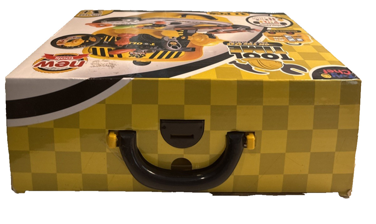 Tool Time on the Go Pret A Partir 31 pieces set in a case Brand New Age 3+