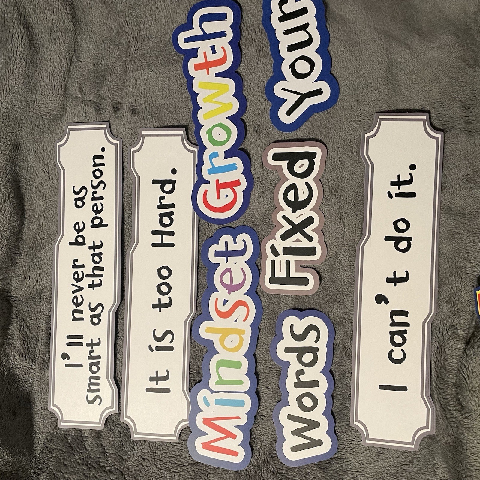 Growth Mindset Bulletin Board Set, 2-Piece Brain With Affirmation Cards.