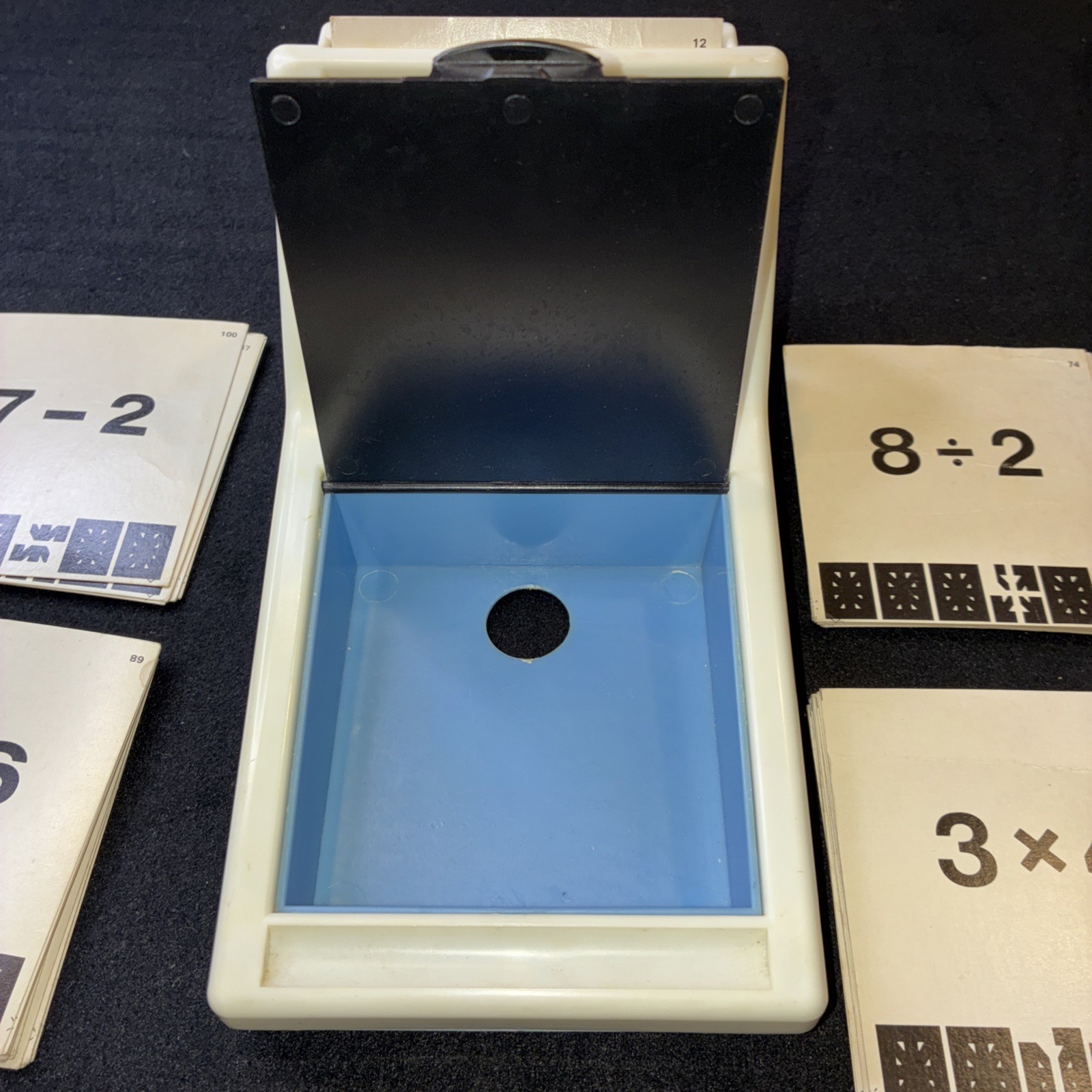 Meritus 1982 Math Toy Automatic Flash Card Machine With Lots Of Flash Cards
