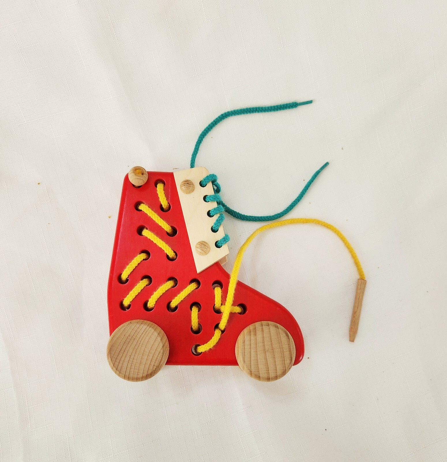 BAJO RED WOODEN LACING SHOE ON WHEELS ROLLERSKATE BOYS GIRLS UNISEX IN EXCELLENT