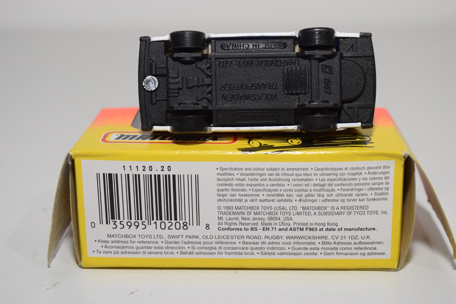 A94 1:64 3 INCH MATCHBOX LESNEY 20 VW VOLKSWAGEN AMBULANCE MIB RARE!