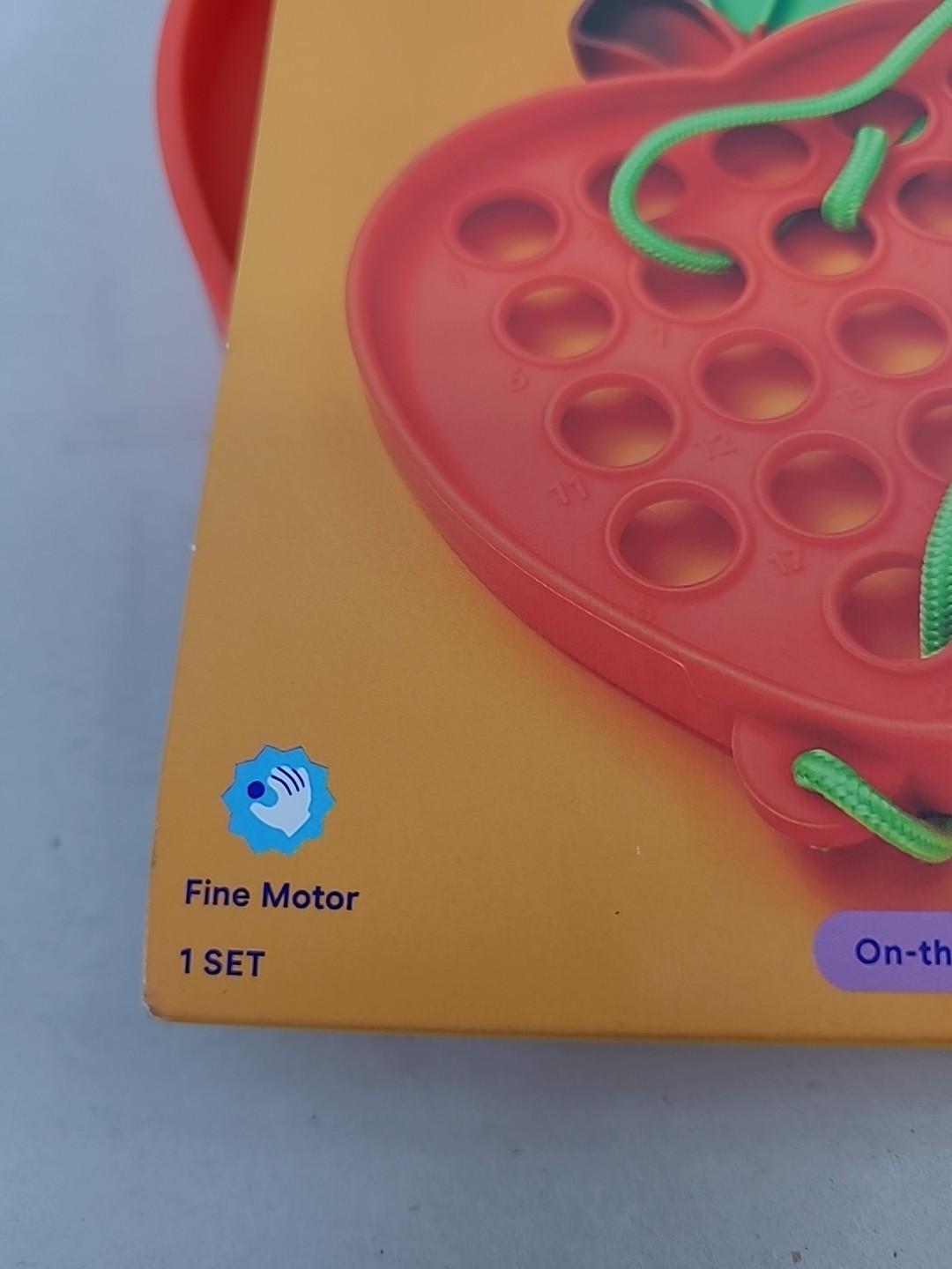 Giggle Scape – Silicone Lace the Apple Fine Motor Skills Child Development